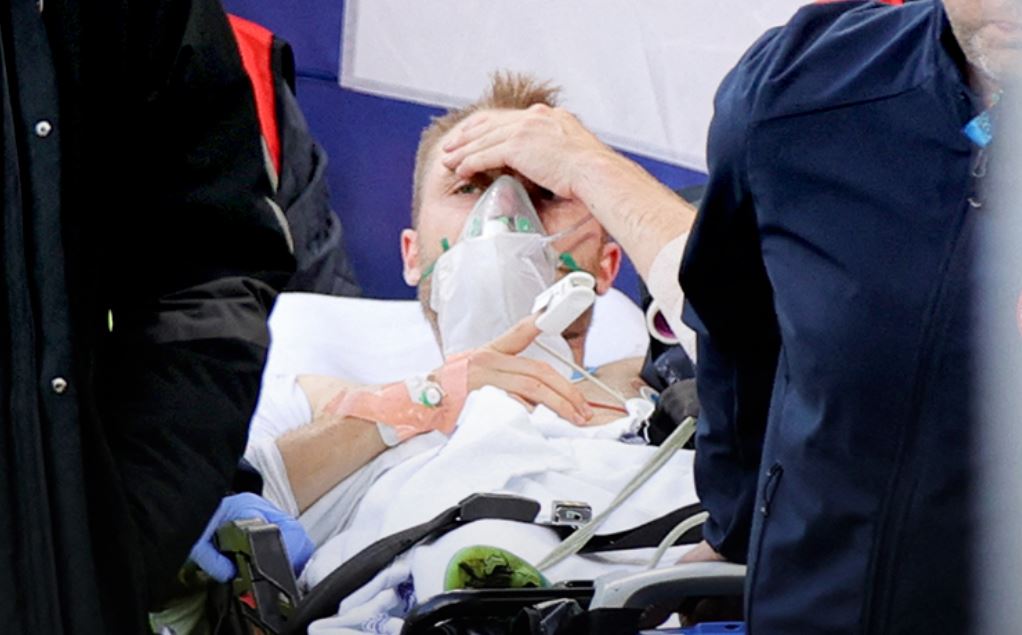 Europei 2020, malore in campo per Eriksen