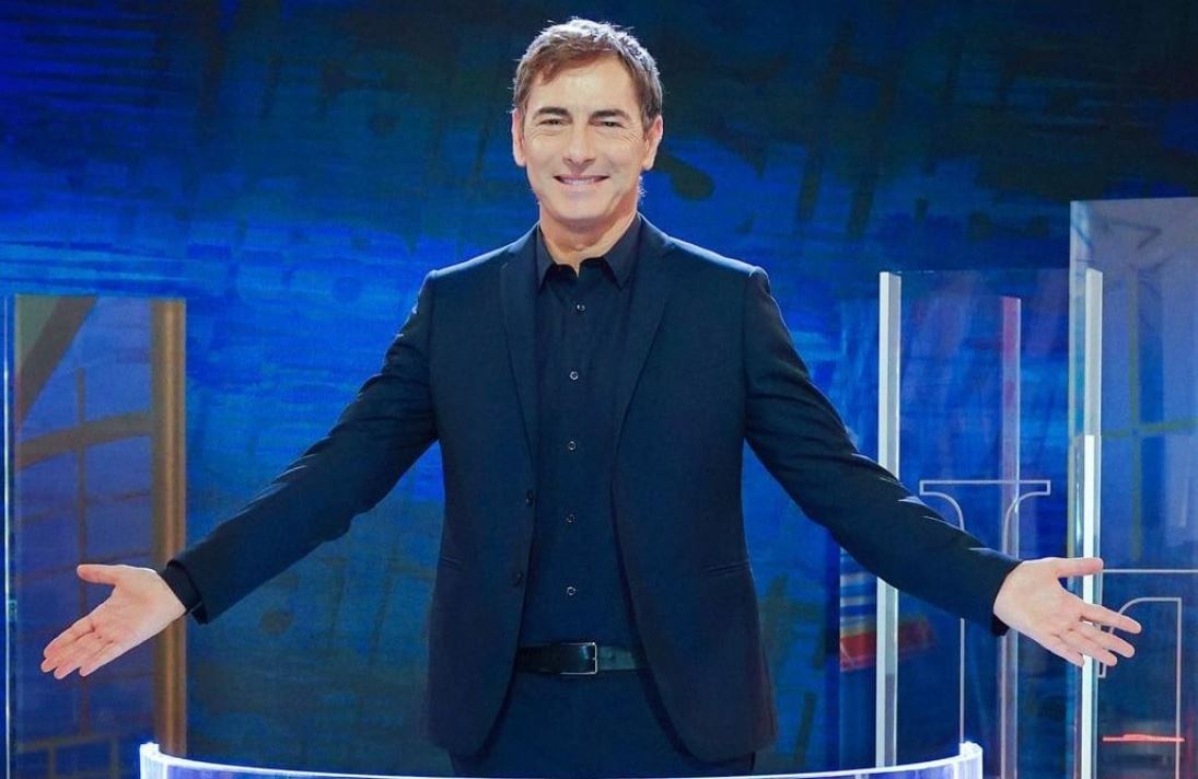 Italia Sì, Marco Liorni anticipa alle 14 e non dimezza. Rai voleva ritagliare uno spazio per la Balivo, ma Presta…