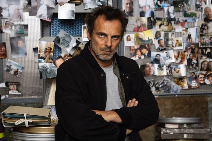 Masantonio si sposta alla domenica per evitare la Nazionale. Mediaset se la prende con i ‘polli da tastiera’ ma fa peggio