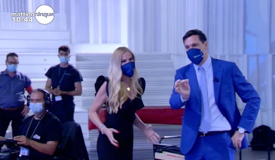 Mattino Cinque: i saluti di Federica Panicucci e Francesco Vecchi. Si riparte il 6 settembre – Video