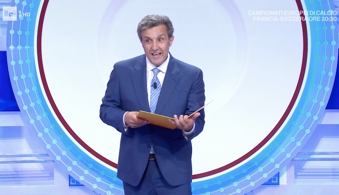 Ascolti TV | Lunedì 28 giugno 2021. Il 35.9% e 7,4 mln per la sconfitta della Francia (solo i rigori: 8,3 mln – 49.4%). Mr Wrong cala all’8%. Il Pranzo è Servito parte dal 15%, Uno Mattina 18.7%, Dedicato 17.6%, Estate in Diretta 11.7%-17%