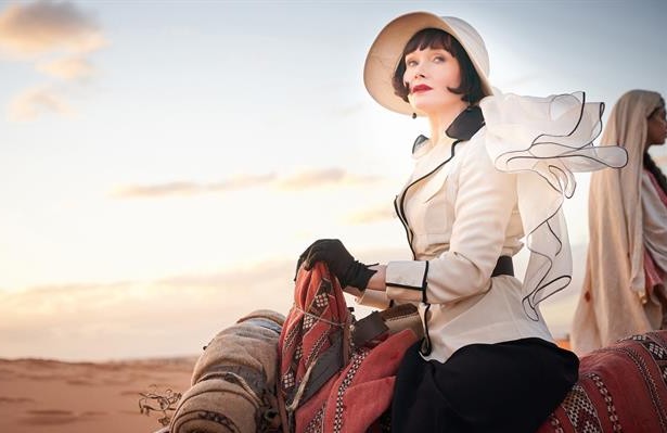 Programmi TV di stasera, martedì 20 luglio 2021. Su Rai 2 la versione cinematografica di Miss Fisher