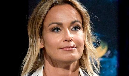 Sonia Bruganelli: «Accettare di fare l’opinionista al GF Vip è la cosa più trasgressiva che ho fatto in vita mia. Gli haters non dicono mai ‘che carina prende l’aereo privato a sue spese e porta pure gli amici’»
