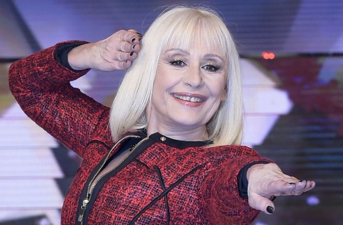 Raffaella Carrà, le ceneri all’Argentario. «Avrà la cittadinanza onoraria e un luogo a lei dedicato»