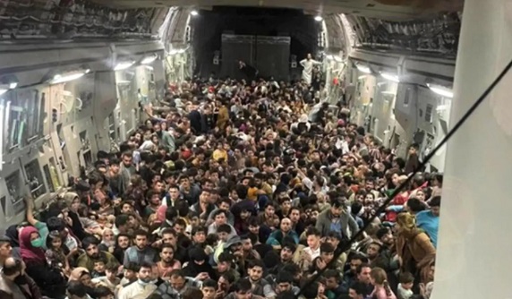 Programmi TV di stasera, venerdì 20 agosto 2021. In diretta su Rai3 «Speciale Frontiere – Fuga da Kabul»