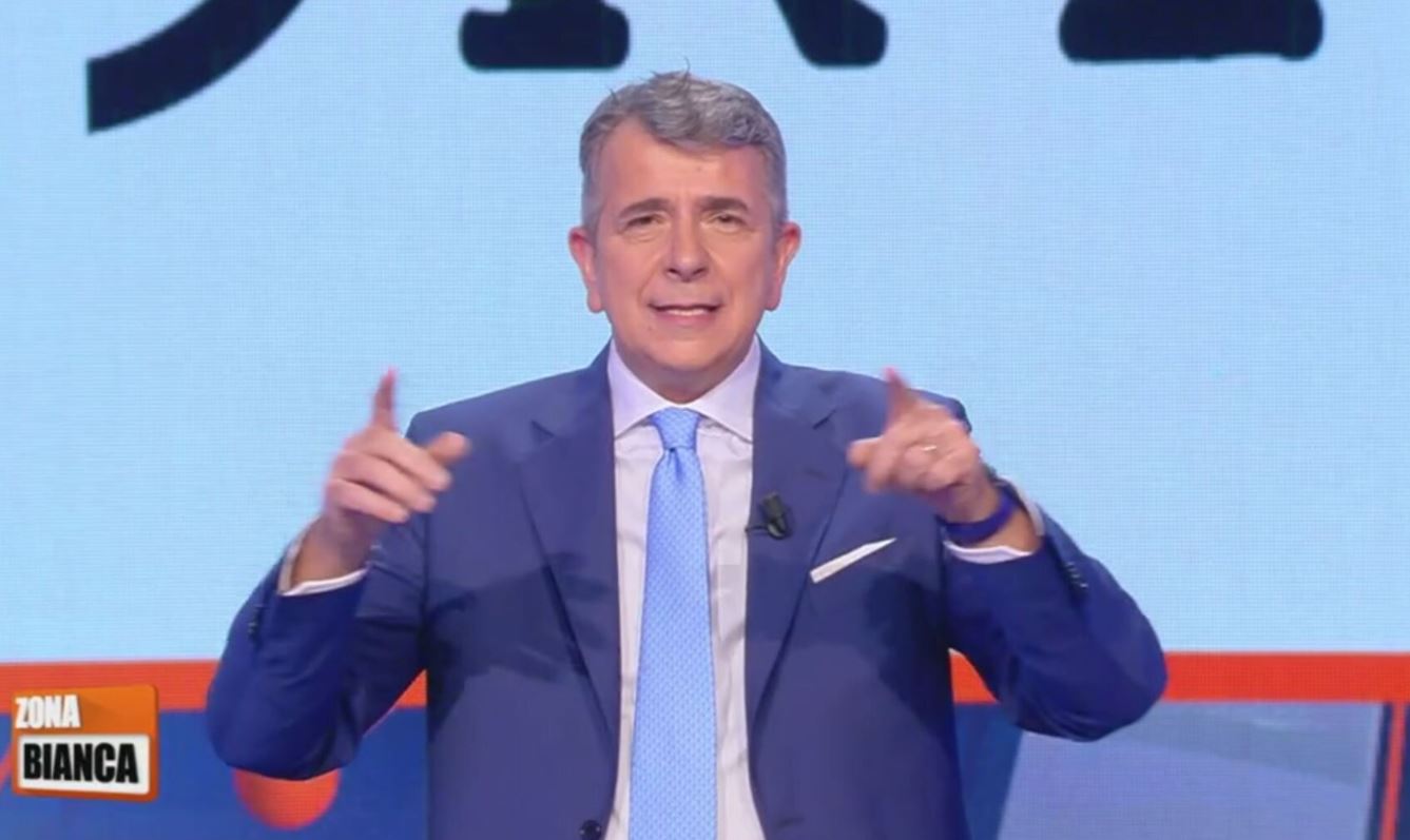 Programmi TV di stasera, mercoledì 4 agosto 2021. A Zona Bianca si parla di green pass e complottisti no-vax