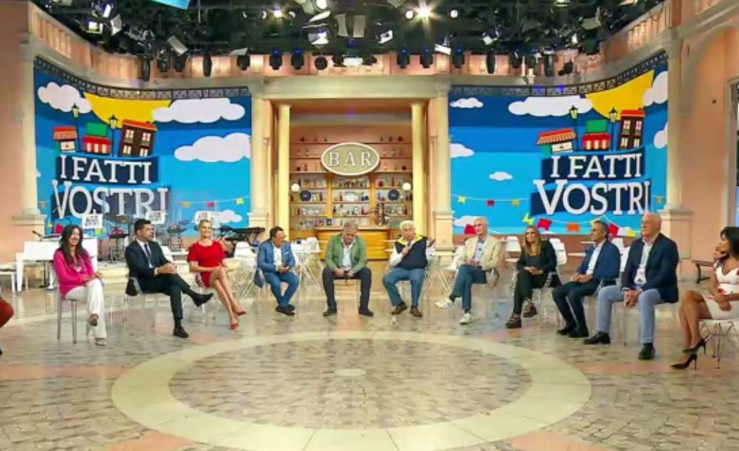 I Fatti Vostri, inizia l’era di Salvo Sottile a Anna Falchi. Guardì: «Magalli tornerà per lanciare il suo nuovo programma». Arriva il gioco del porcellino