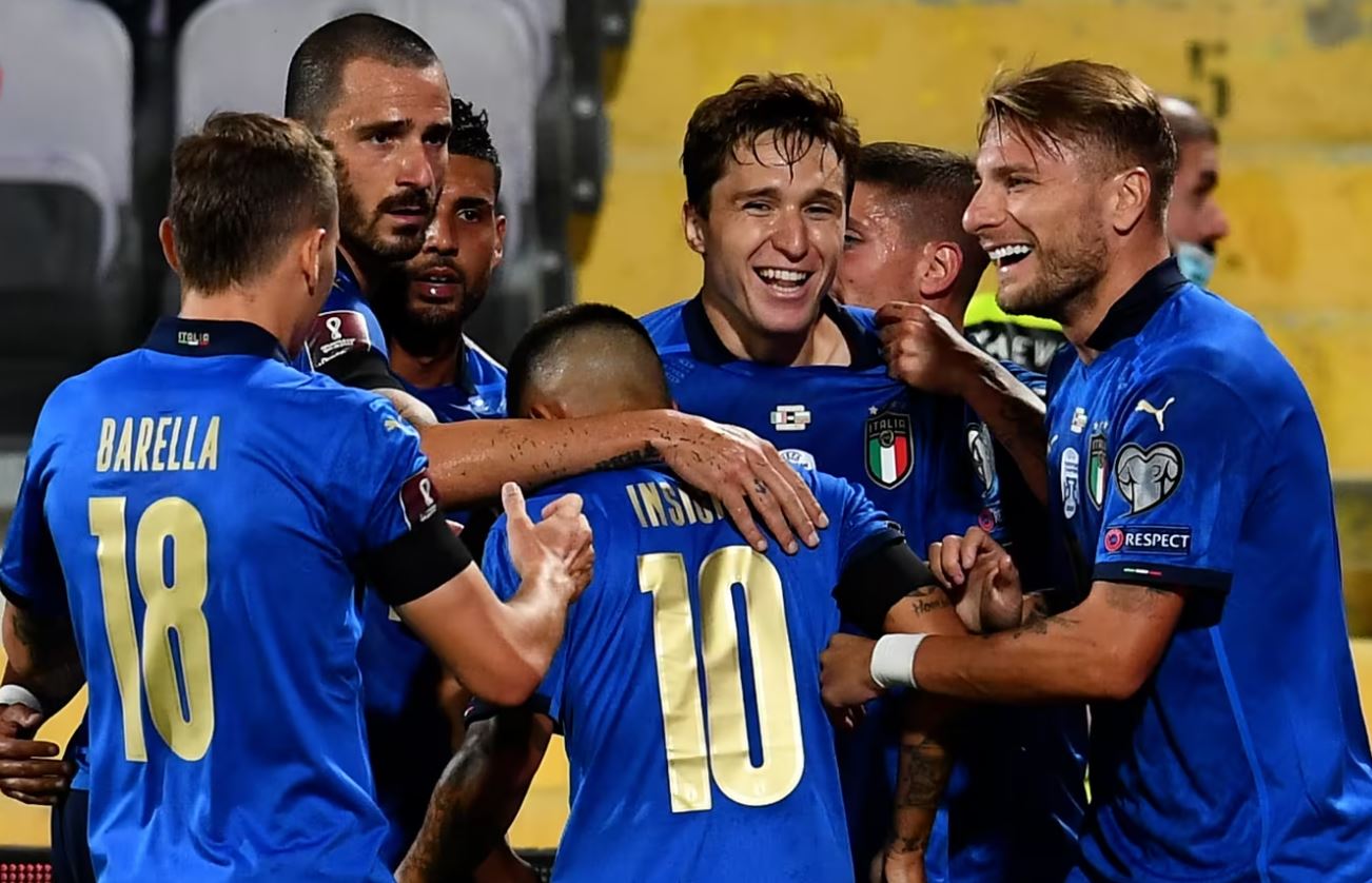 Programmi TV di stasera, domenica 5 settembre 2021. Su Rai1 Svizzera-Italia per le qualificazioni al Mondali 2022