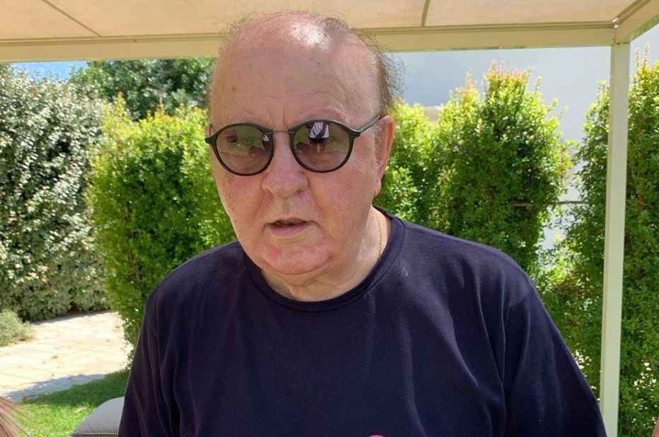 Massimo Boldi a DM: «Striscia la Notizia l’ho inventata io. Oggi è noiosa, stupida e sciocca ma per Mediaset è un bancomat»