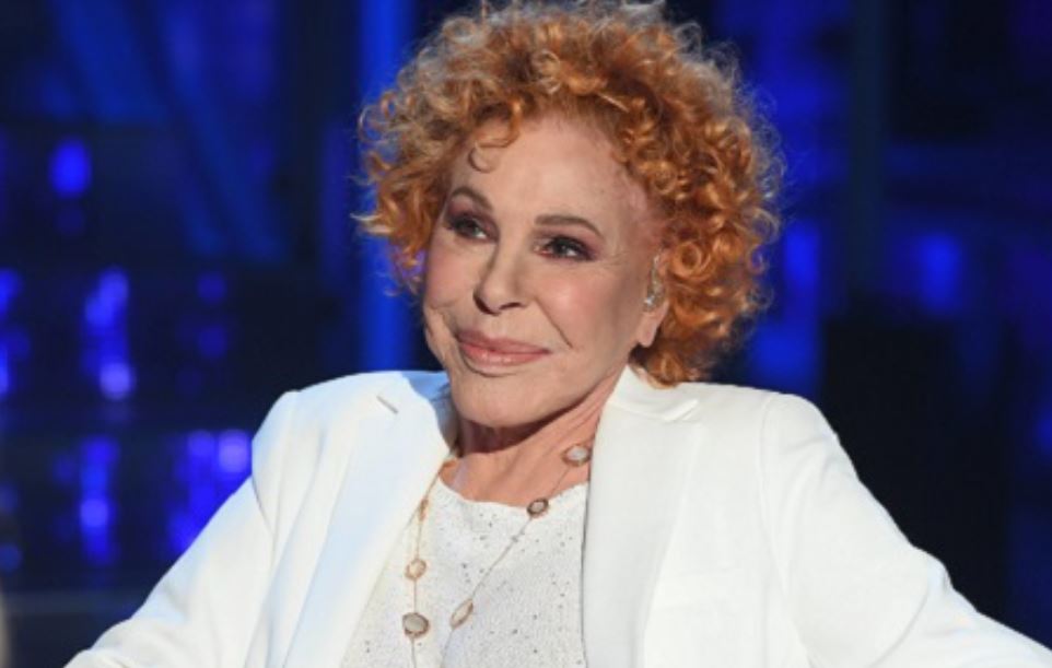 Ecco le 10 donne che condurranno Le Iene con Nicola Savino. Ci sono anche Vanoni e Fagnani