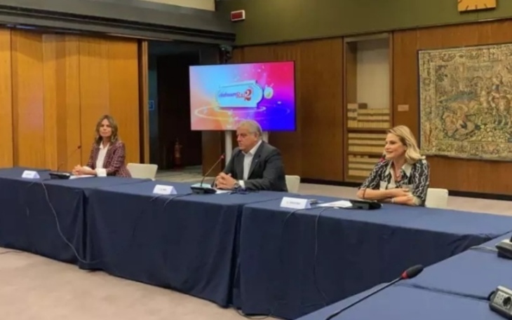 Citofonare Rai 2, conferenza stampa di presentazione in diretta. Ventura e Perego: «Qualunque problema, saremo coese. Noi, non ci divide nessuno»