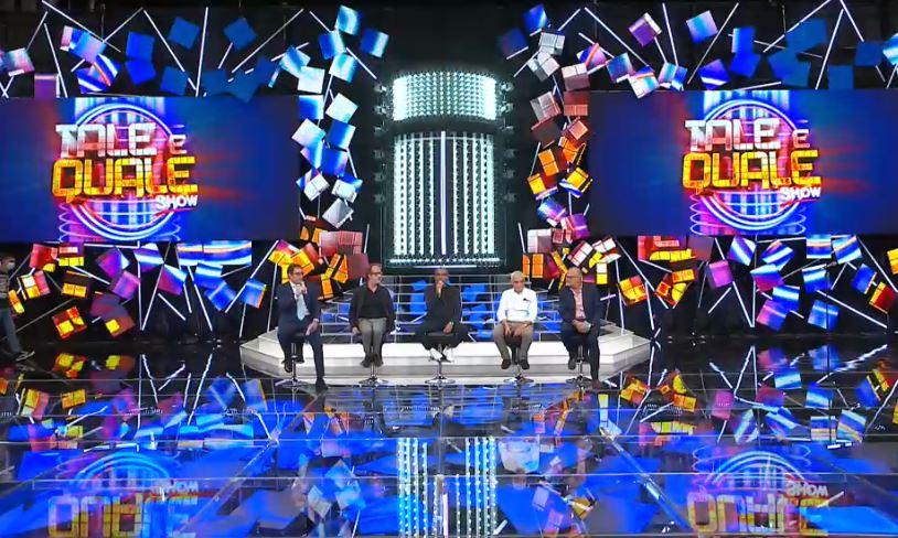 Tale e Quale Show 2021, conferenza stampa: Conti parla di blackface. Arrivano il giurato imitatore e i voti social – Le imitazioni della prima puntata