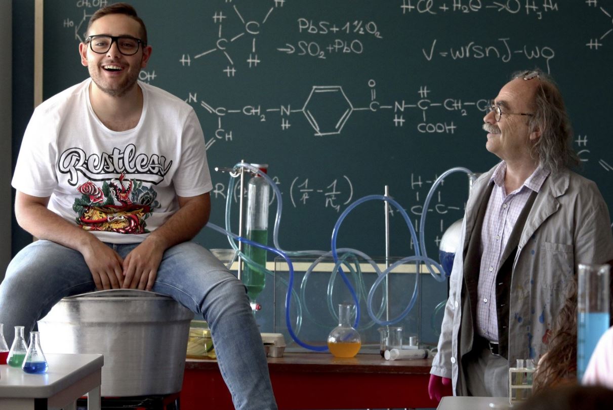 Programmi TV di stasera, venerdì 1 ottobre 2021. Su Rai3 Arrivano i prof