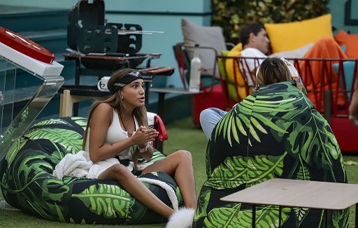 GF Vip 2021 e il mistero delle donne che ‘bisbigliano ma non parlano’. Clarissa: «Ce ne sono due o tre. Lanciano il sasso e nascondono la mano» – Video