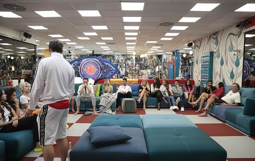 GF Vip 2021 e l’audio offensivo di un’autrice: «Massa di imbecilli cerebrolesi» – Video