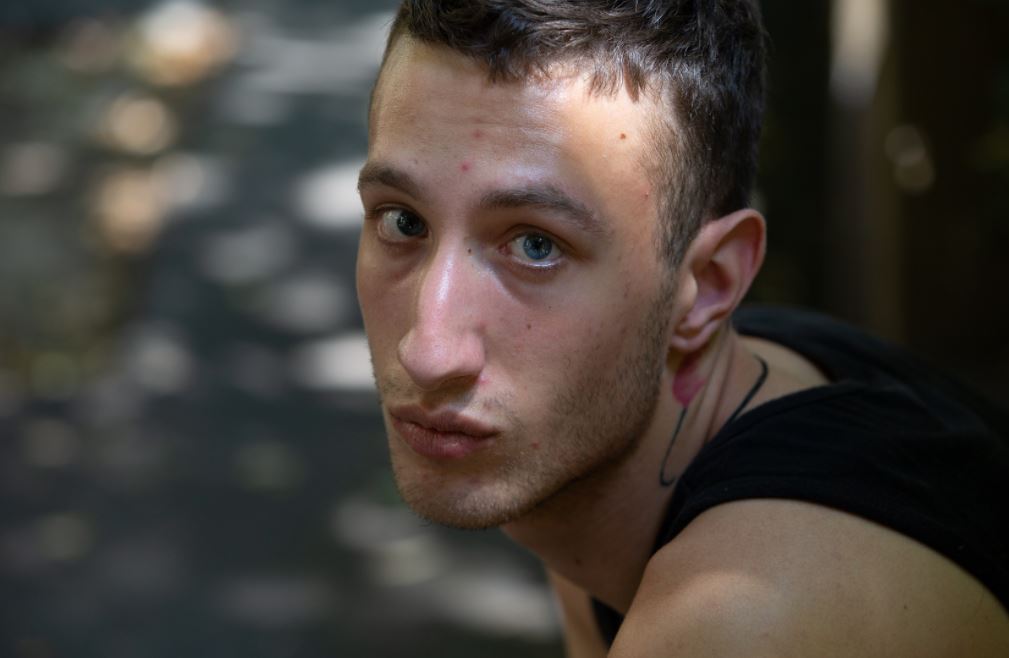 Giovani e droga: Rai2 racconta la tossicodipendenza