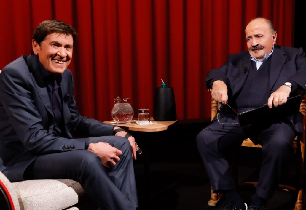 L’Intervista di Maurizio Costanzo riparte con Gianni Morandi. «Quando mia moglie mi ha visto in mutande in tv…»