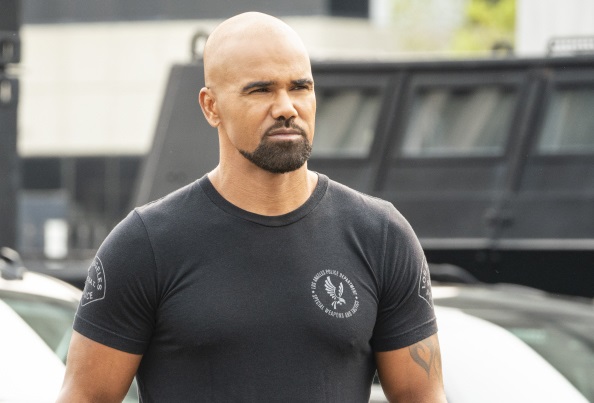 Programmi TV di stasera, sabato 23 ottobre 2021. Al via su Rai2 la quarta stagione di S.W.A.T. con Covid annesso