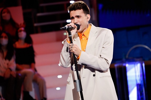 Amici 21, nona puntata – Scontri tra prof: Cuccarini vs Pettinelli, Todaro vs Celentano. La new entry Andrea elimina Ale, J-Ax condanna tre cantanti alla sfida