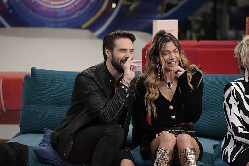 GF Vip, Alex Belli si dichiara a Soleil: «Mi sono innamorato di te. Siamo anime gemelle» – Video