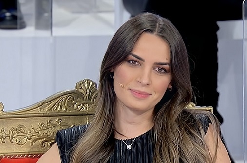 Uomini e Donne: Andrea Nicole infrange il regolamento e fa la sua scelta [Spoiler]