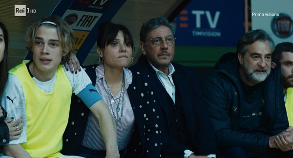 Ascolti TV | Lunedì 1 novembre 2021. Crazy for Football si ferma a 3,1 milioni (15.9%), in calo il GF Vip (2,8 mln – 18.9%), ottimo Report (10.4%). Magalli debutta al 3.6%