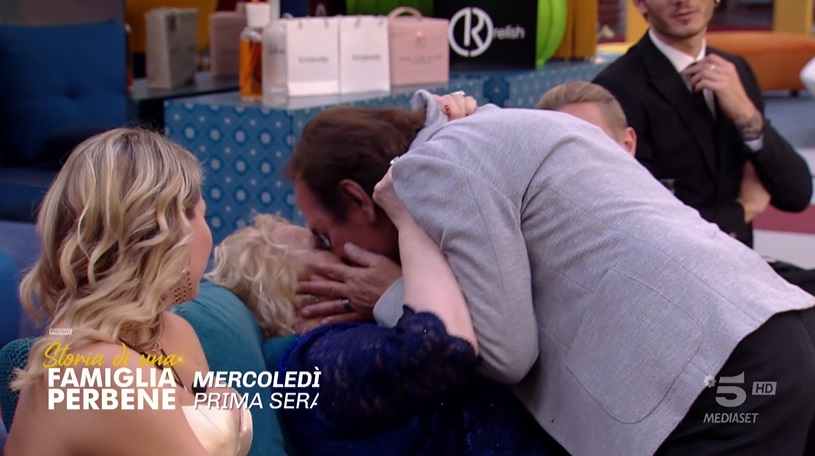 Giucas bacia Katia - GF Vip 6