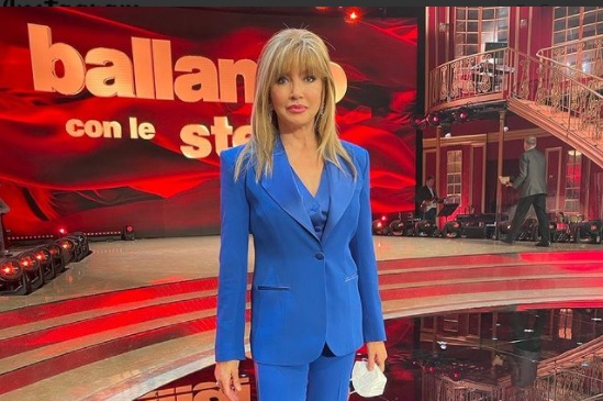 Milly Carlucci su Morgan VS Lucarelli: “Contenuti interessanti, ma ha sbagliato tono con Selvaggia. Sabato cercherò di far fare loro la pace”