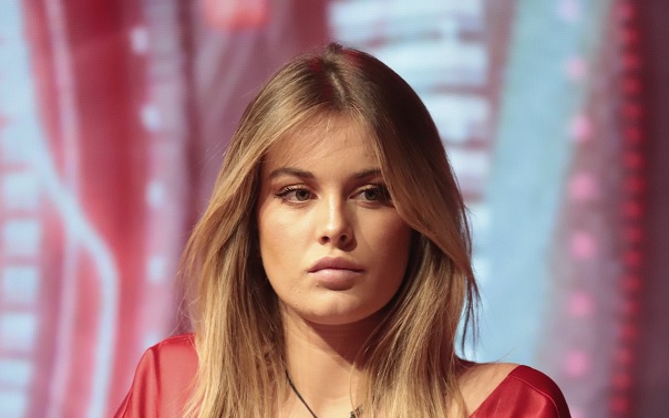 GF Vip, Sophie sbotta contro Gianmaria: «Sei schifoso, per te non devo esistere. A 40 anni ripigliati» – Video–