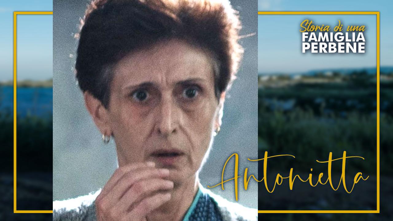 Storia di una Famiglia Perbene - Elena Cantarone