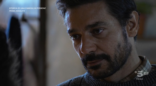 Ascolti TV | Mercoledì 10 novembre 2021. Storia di una Famiglia Perbene sale al 17.7%, Il Volo in replica non sfigura (16.6%), Il Cacciatore saluta con il 4.1%. Fortissimo Costanzo (16.8%)