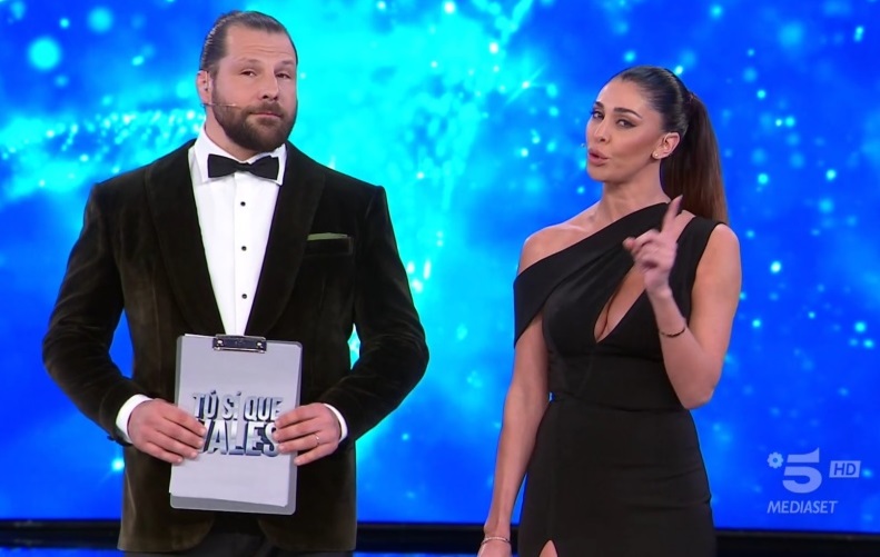 Ascolti TV | Sabato 27 novembre 2021. Tú sí Que Vales chiude al 28% con 4.4 mln. Ballando con le Stelle 20.9% con 3.7 mln (Tutti in Pista 19.4%)