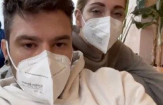 Fedez e Chiara Ferragni positivi al Covid