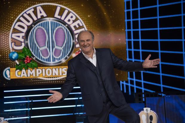 Programmi TV di stasera, giovedì 23 dicembre 2021. The Voice Senior sfida i Campionissimi di Caduta Libera