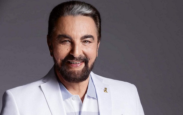 GF Vip, gli spoiler di Cesara Buonamici: Kabir Bedi nuovo concorrente e una sorpresa di Pippo Baudo per Katia Ricciarelli – Video