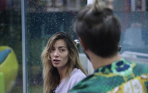 GF Vip, Alex vs Soleil litigano su chi abbia più manie di protagonismo. Quando il bue dice cornuto all’asino! – Video