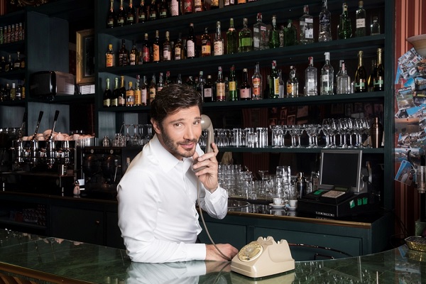 Stefano De Martino (ri)apre il Bar Stella, in seconda serata su Rai 2 – Cast e foto