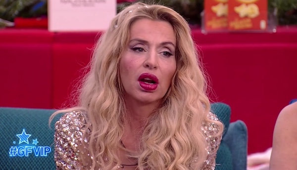 Ascolti TV | Lunedì 27 Dicembre 2021. Vince Cenerentola (18.7% – 4,2 mln), GF Vip 21.5% (3,4 mln). Bene Non ci Resta che Piangere (5.9%), Rai2 al 2.3% con Dante