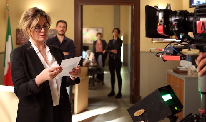 Canale 5, palinsesti inverno 2022 – Torna Lo Show dei Record, Fosca Innocenti ‘scalza’ il GF Vip dal venerdì