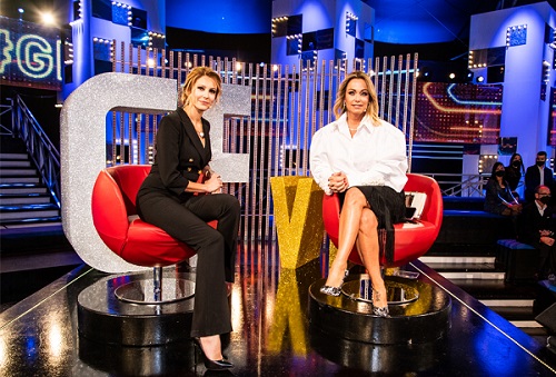 Adriana Volpe tuona contro Sonia Bruganelli: «Sei piccola. Di grandi ci sono solo le bugie che dici e le libertà che ti prendi»