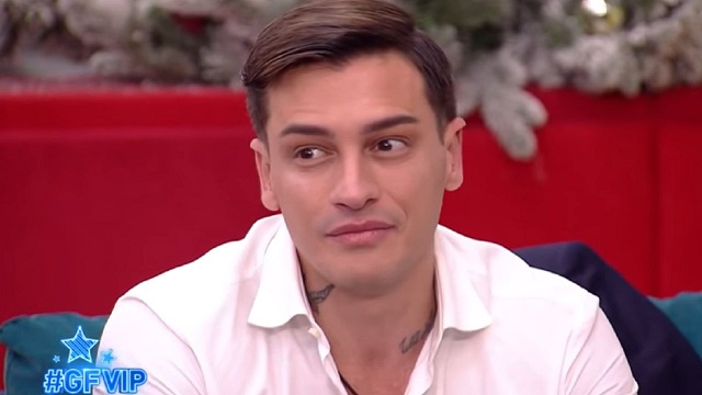 GF Vip, scontro tra la regia e Alessandro Basciano: «Vuoi essere squalificato?» Video