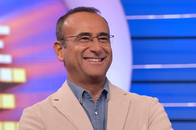 Tali e Quali: debutta l’esercito dei nip di Carlo Conti. Quarto giudice Biagio Izzo, ospiti i Gemelli di Guidonia