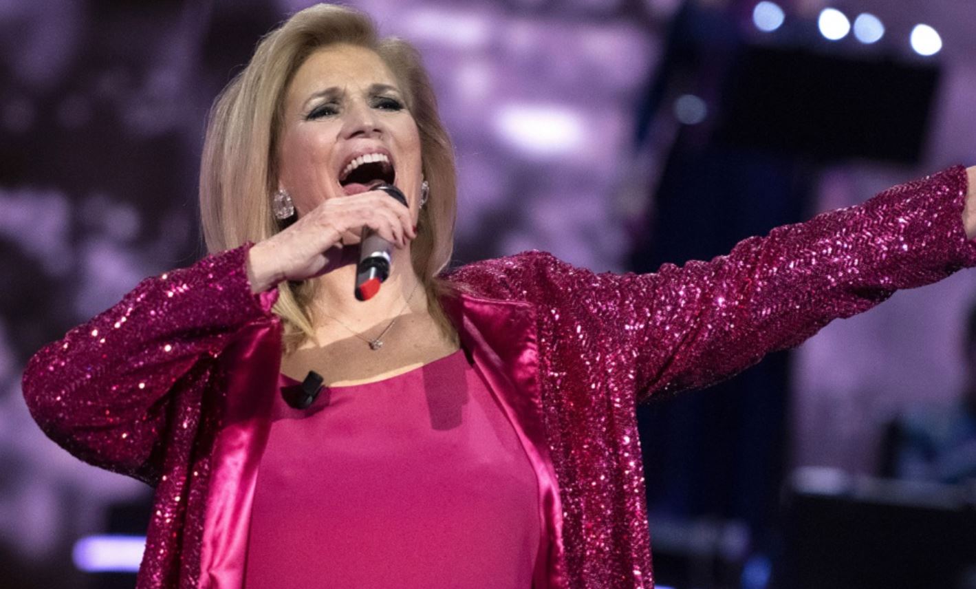 Iva Zanicchi ci è cascata di nuovo: torna a Sanremo con una ‘canzone hot’