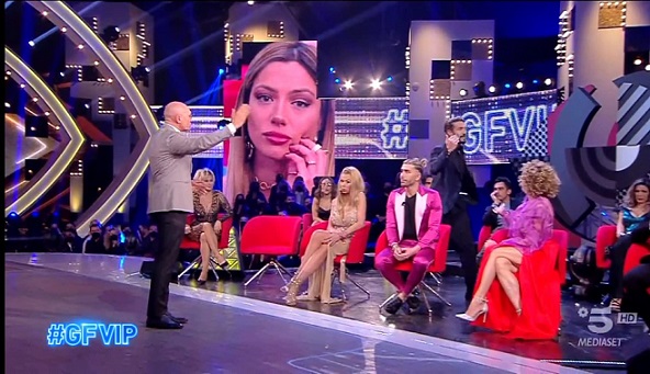 Alfonso Signorini caccia Alex Belli dallo studio del GF Vip – Video