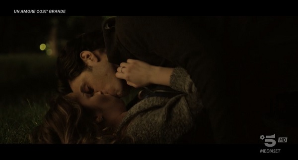 Ascolti TV | Domenica 2 gennaio 2022. Un viaggio a quattro zampe (13.6%) meglio di Un amore così grande (10.9%). Bene Rai2 con Genitori in trappola (7.2%). Record Domenica In (21.5%-22.1%)