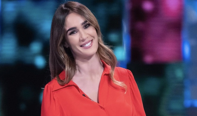 Senza Amici, Verissimo anticipa alle 15.30 con Tina, Gemma e Bortuzzo. In onda anche la settimana prossima vs Domenica In a Sanremo