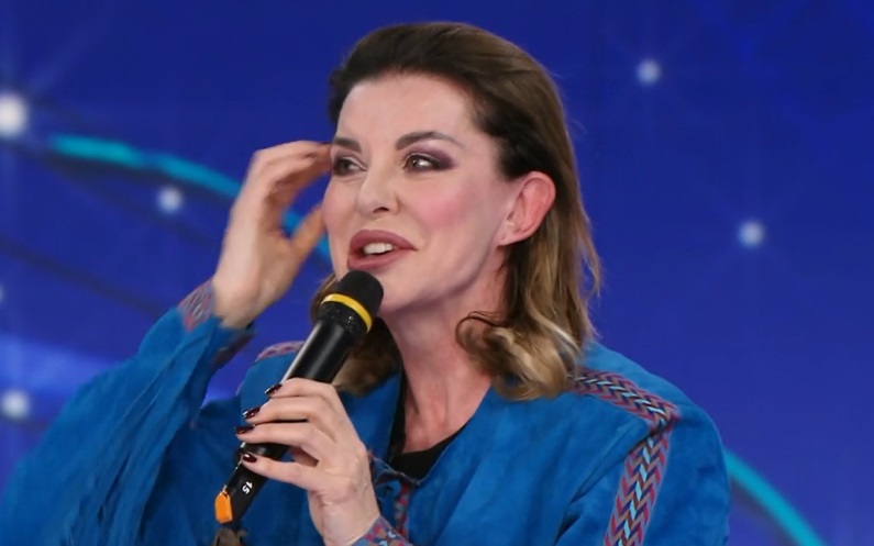 Il Cantante Mascherato 3: eliminata l’Aquila. Era Alba Parietti