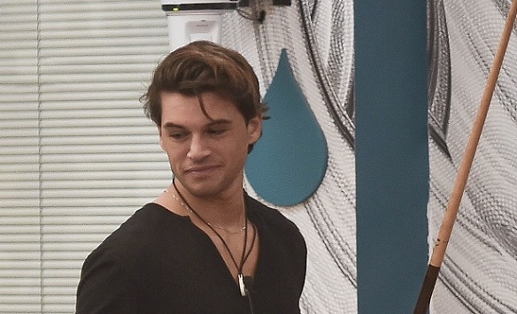 GF Vip, Delia ‘corteggia’ Antonio che sbotta: «Io faccio il mongoloide di mezzo tra lei ed Alex? E’ pazza» – Video