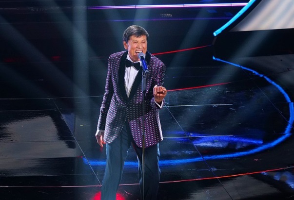 Sanremo 2022, prima serata – Achille Lauro apre a torso nudo, Ariston in piedi per Morandi e ‘spettinato’ da Maneskin e Meduza, Mahmood e Blanco in testa