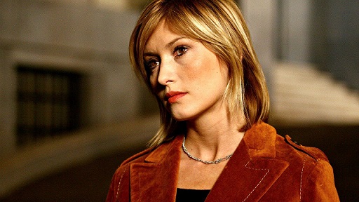 Un Posto al Sole, anticipazioni (14-18 febbraio 2022): Lara cerca di insinuarsi prepotentemente nella vita di Roberto